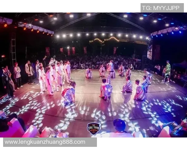 成都街舞队在攀岩联赛中的精彩表现与成长历程全景回顾 成都街舞队在攀岩联赛中的精彩表现与成长历程全景回顾